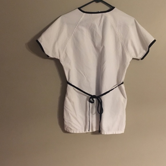 Snowman scrub top - Picture 2 of 3